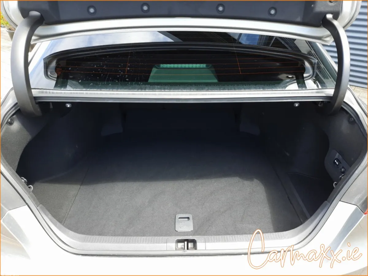 Toyota Camry Saloon, Petrol Hybrid, 2021, Grey