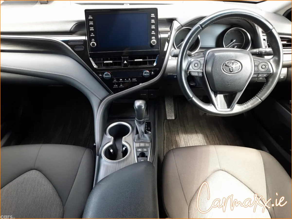 Toyota Camry Saloon, Petrol Hybrid, 2021, Grey