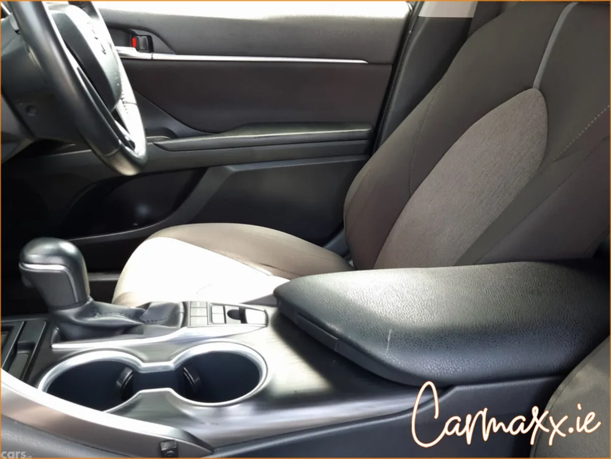 Toyota Camry Saloon, Petrol Hybrid, 2021, Grey