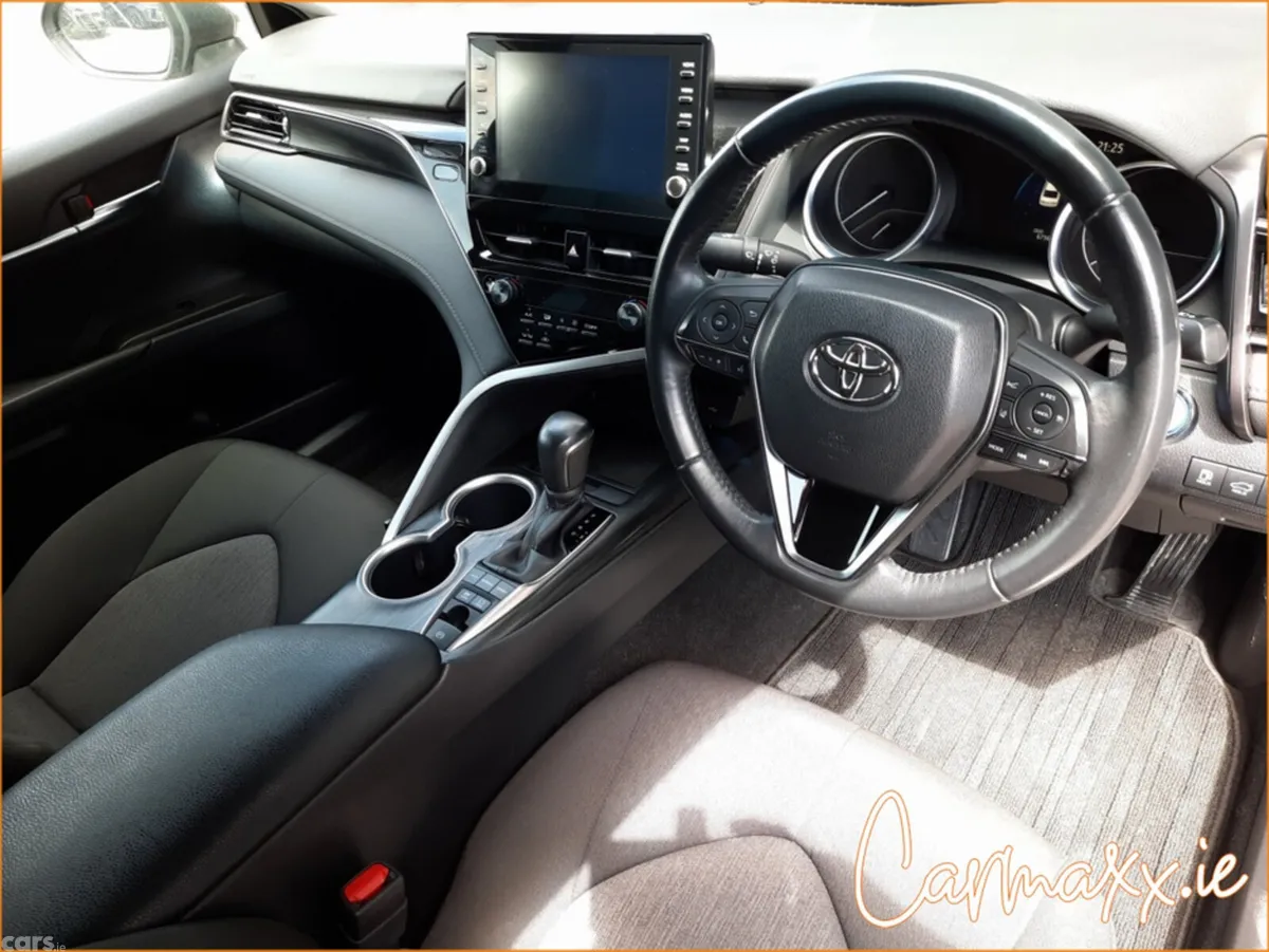 Toyota Camry Saloon, Petrol Hybrid, 2021, Grey