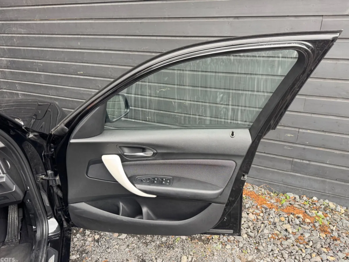 BMW 1-Series Hatchback, Diesel, 2016, Black