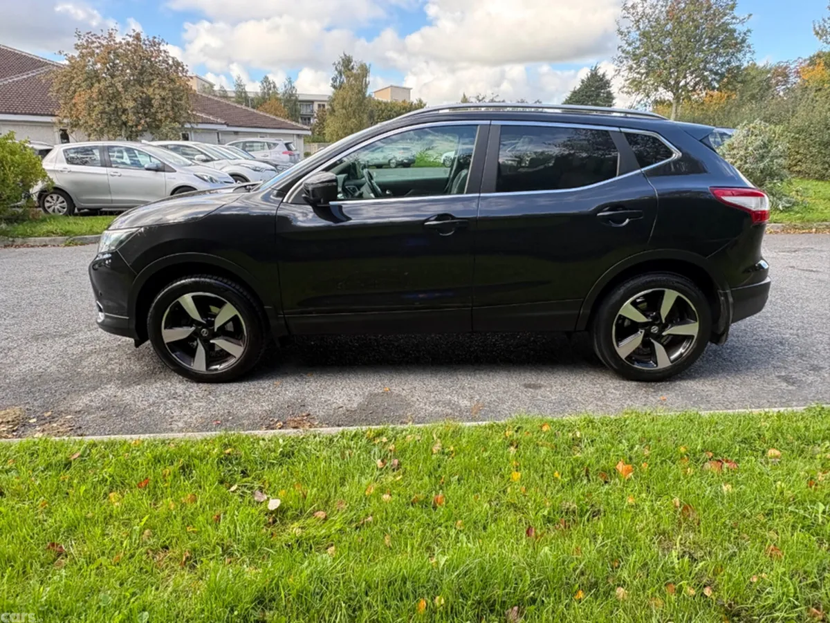 Nissan Qashqai MPV, Petrol, 2017, Black