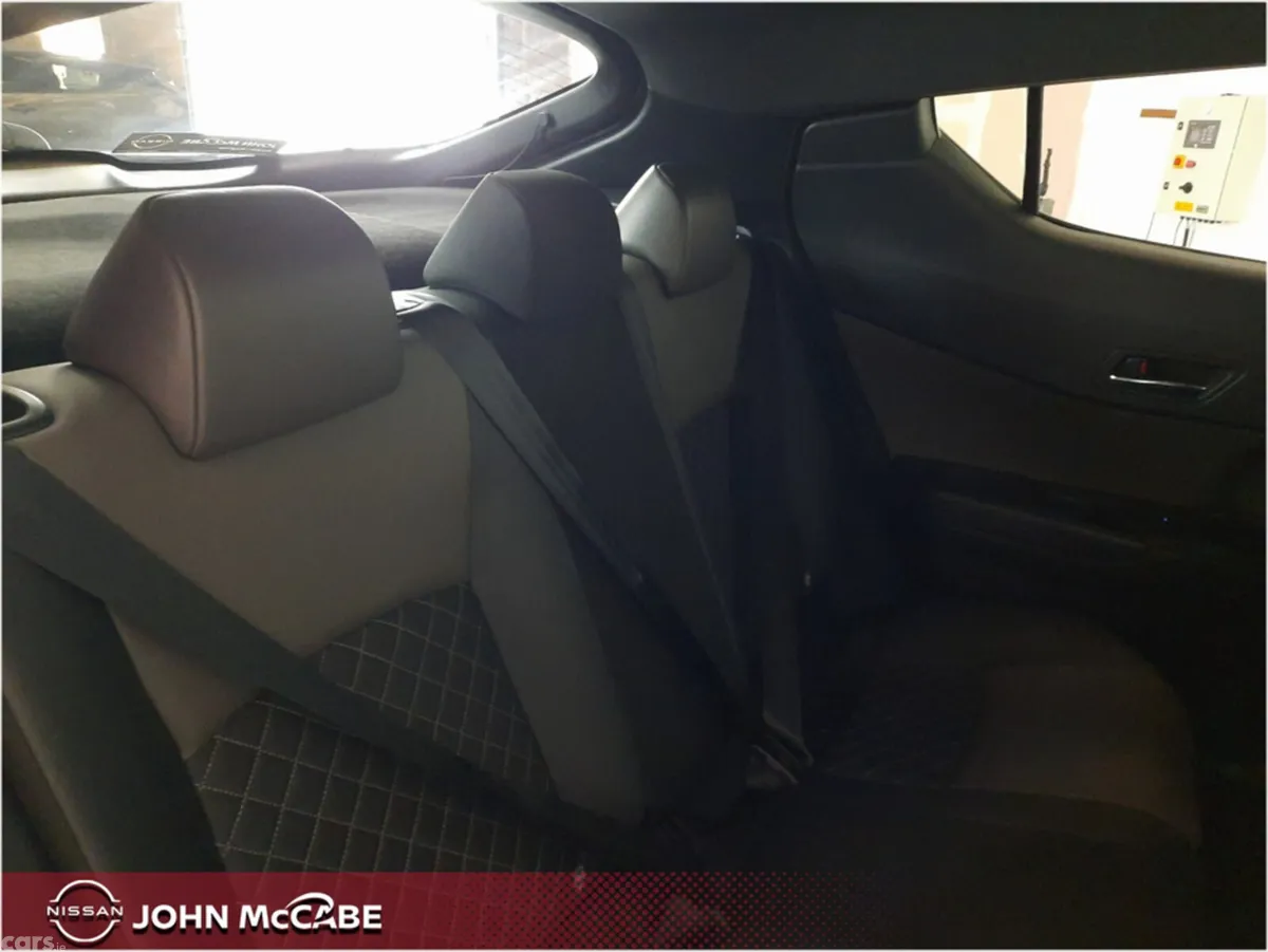 Toyota C-HR SUV, Petrol Hybrid, 2020, White