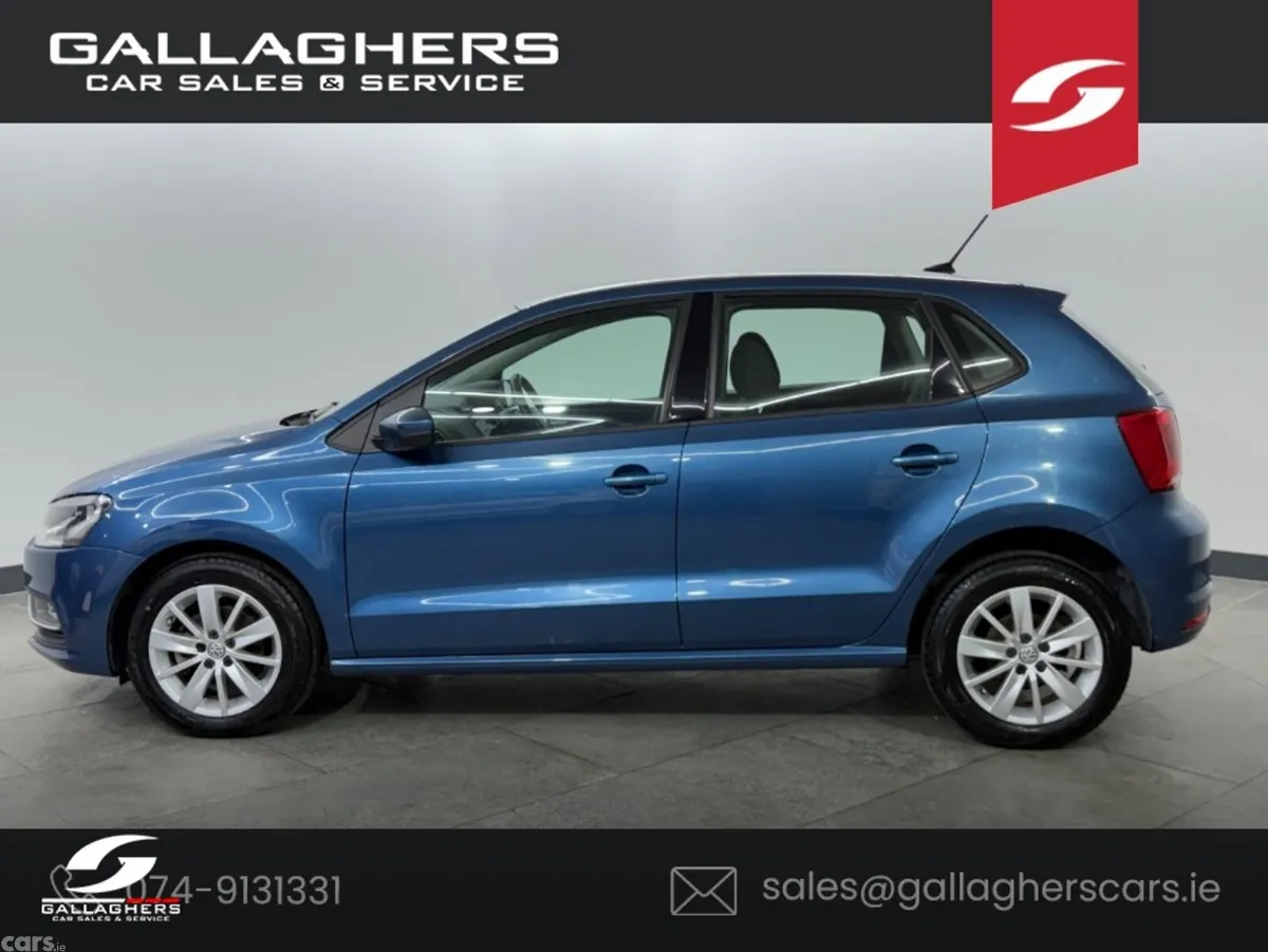 Volkswagen Polo Hatchback, Petrol, 2017, Blue