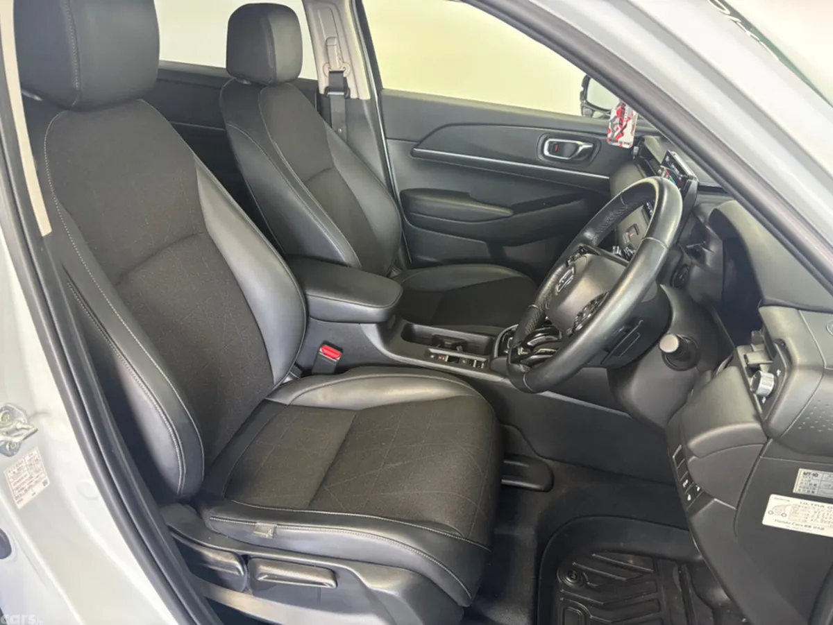 Honda Vezel SUV, Petrol Hybrid, 2022, White