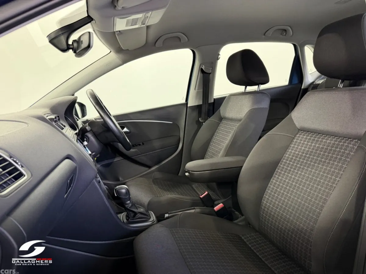 Volkswagen Polo Hatchback, Petrol, 2017, Blue