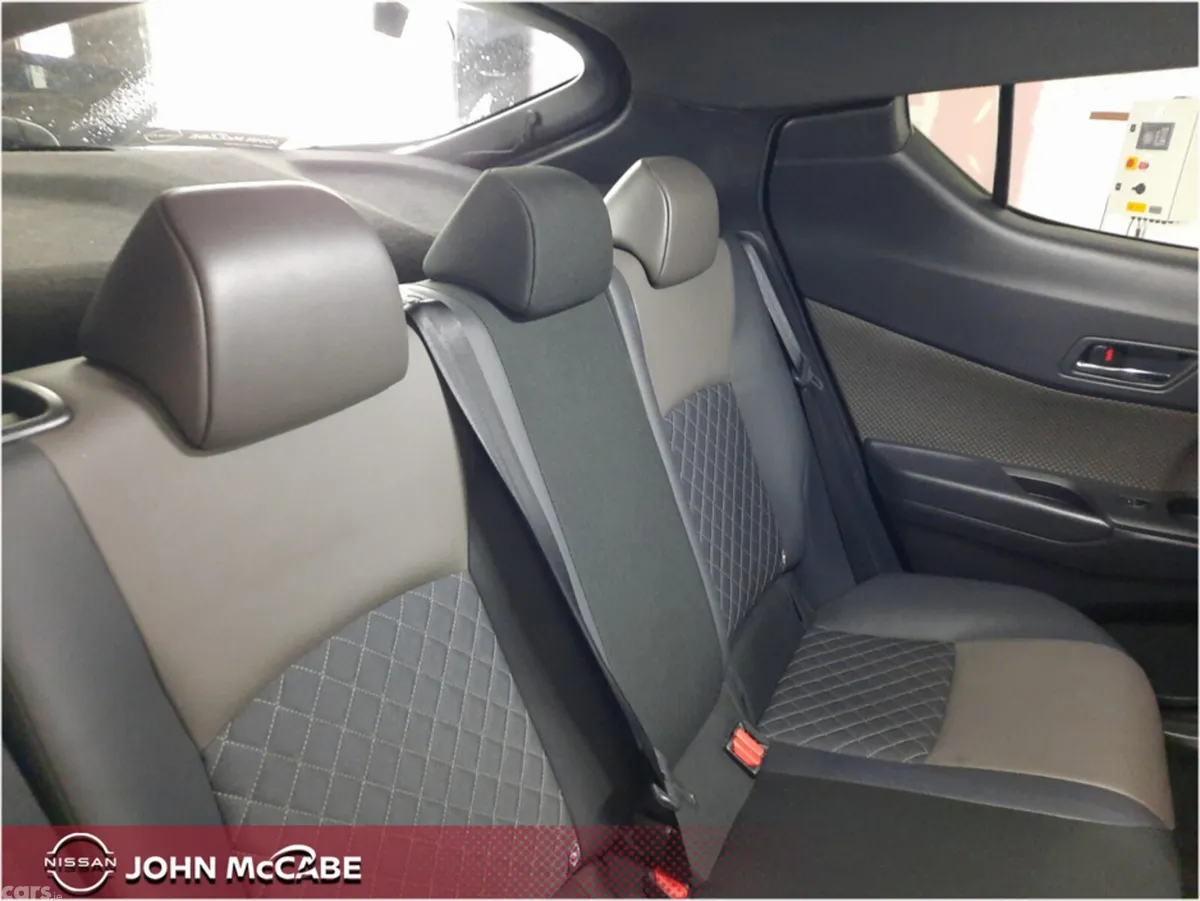 Toyota C-HR SUV, Petrol Hybrid, 2021, White