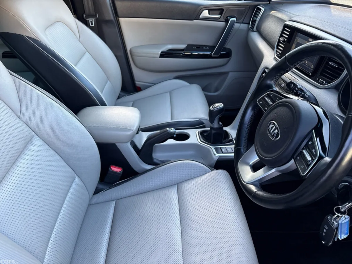 Kia Sportage MPV, Diesel, 2019, Grey
