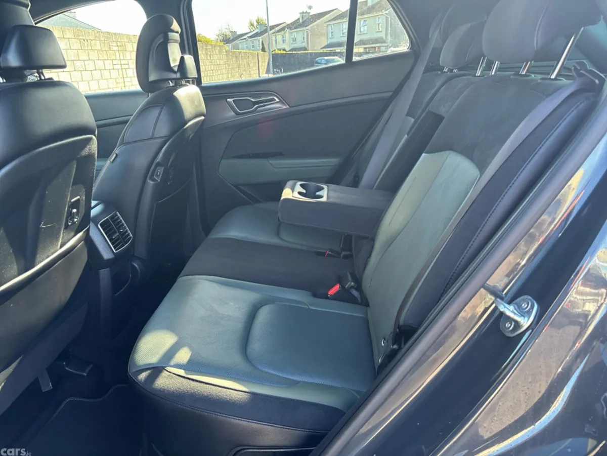 Kia Sportage MPV, Petrol Hybrid, 2024, Grey