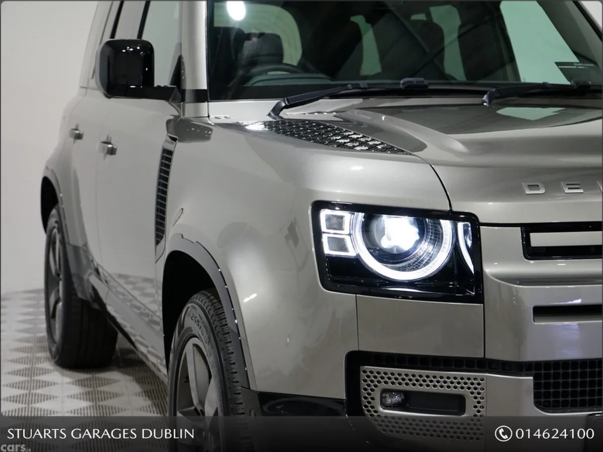 Land Rover Defender Estate, Petrol Plug-in Hybrid, 2025, Silver