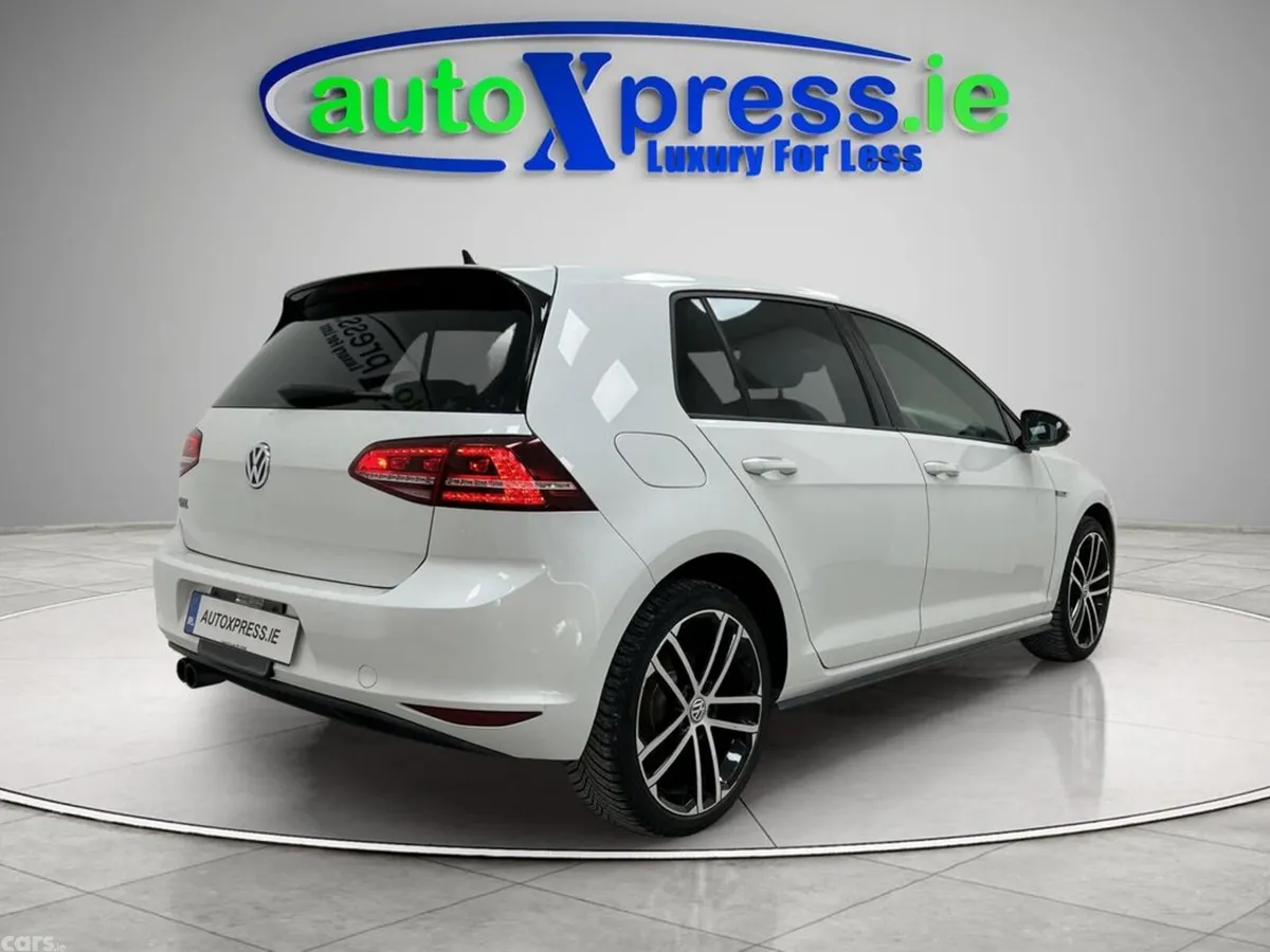 Volkswagen Golf Hatchback, Petrol Plug-in Hybrid, 2017, White