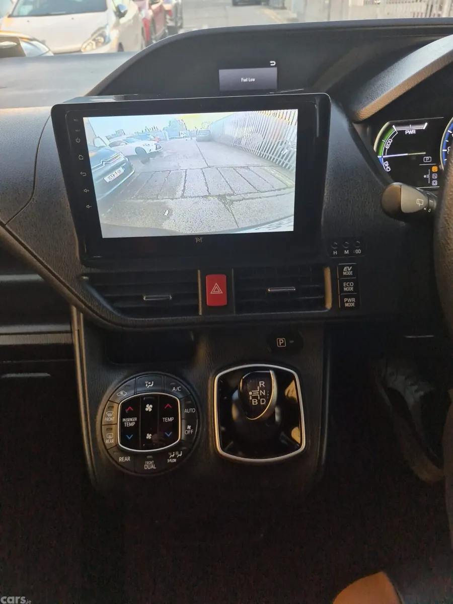Toyota Noah MPV, Petrol Hybrid, 2016, Beige