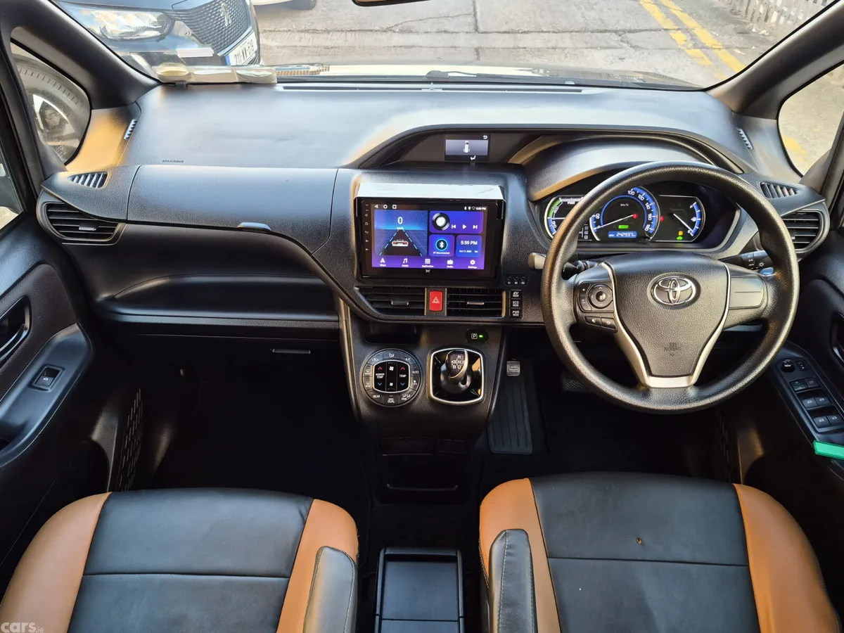 Toyota Noah MPV, Petrol Hybrid, 2016, Beige