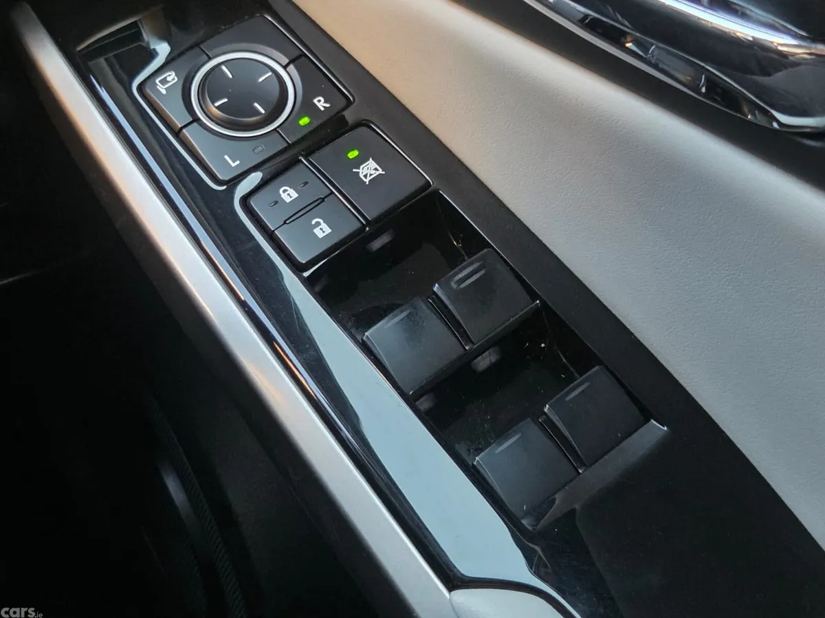 Lexus IS Saloon, Petrol Hybrid, 2015, Black