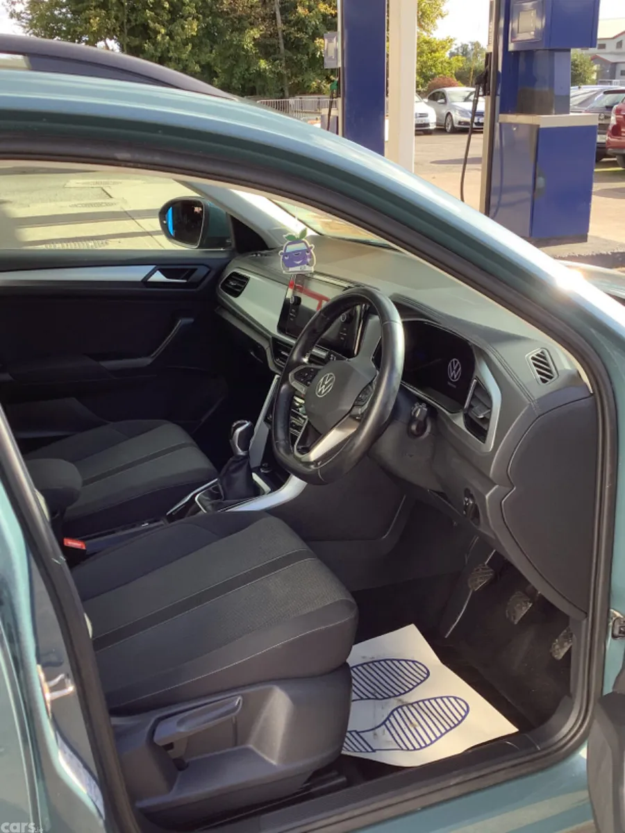 Volkswagen T-Roc SUV, Petrol, 2024, Blue