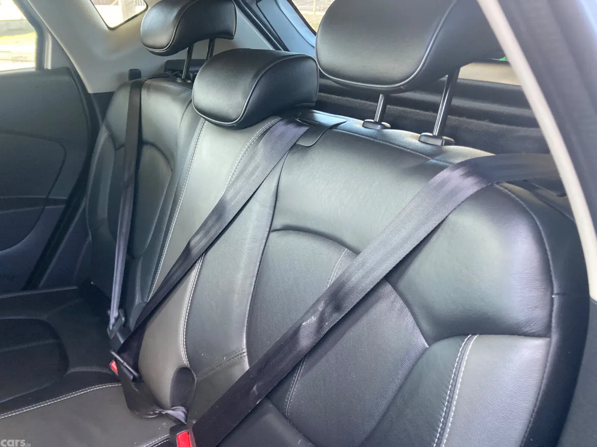 Renault Captur Hatchback, Diesel, 2017, Grey