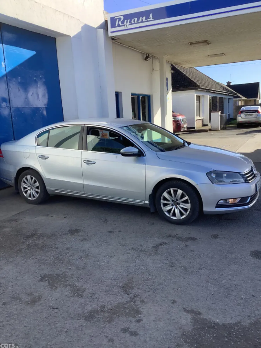 Volkswagen Passat Saloon, Diesel, 2013, Silver