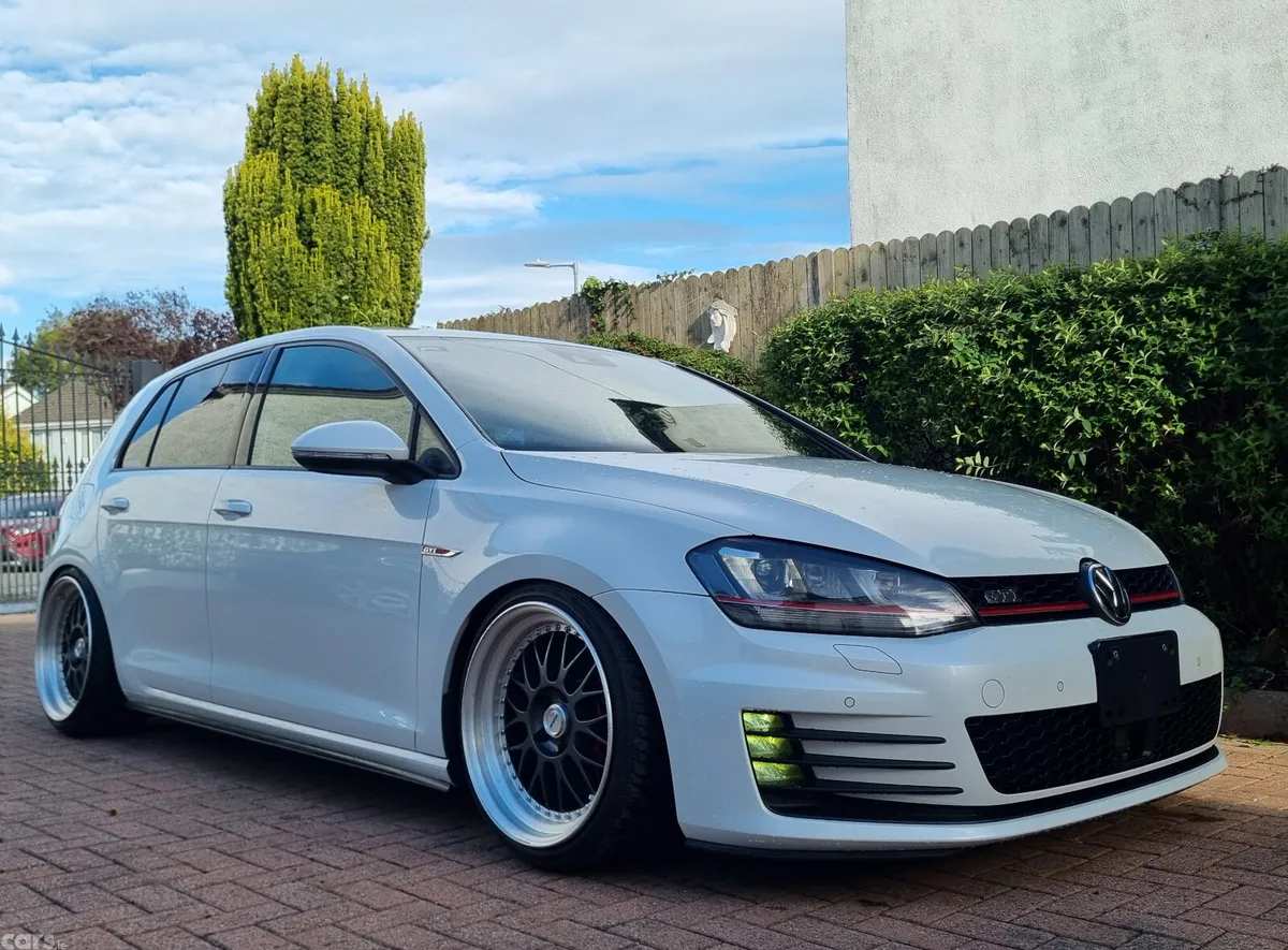 Volkswagen Golf Hatchback, Petrol, 2016, White