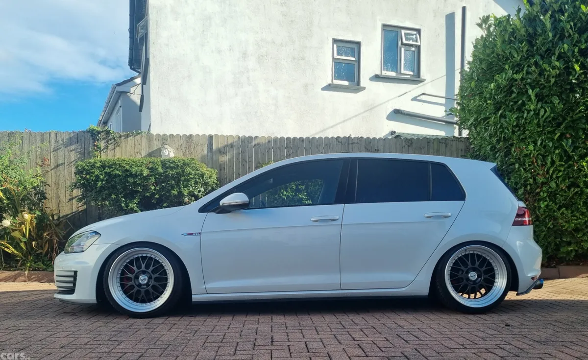 Volkswagen Golf Hatchback, Petrol, 2016, White