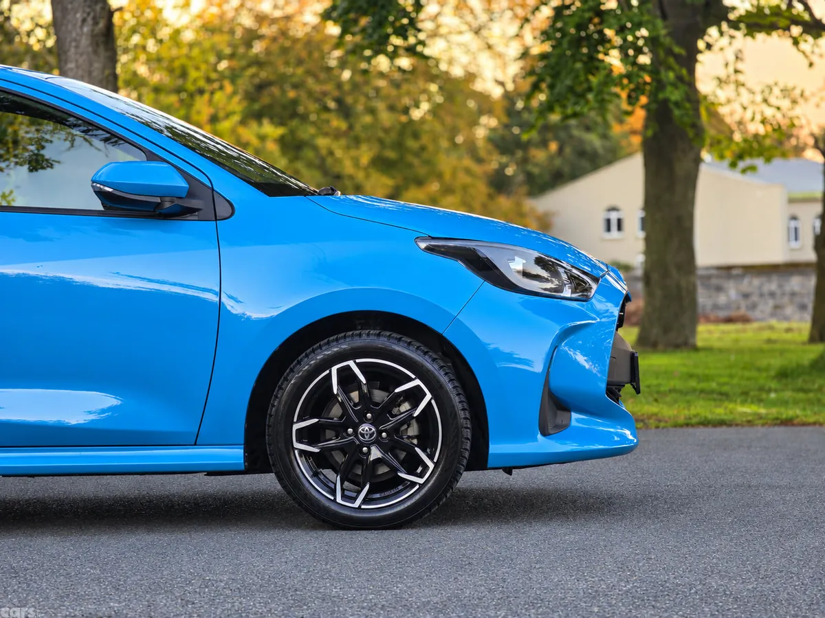 Toyota Yaris Hatchback, Petrol Hybrid, 2023, Blue