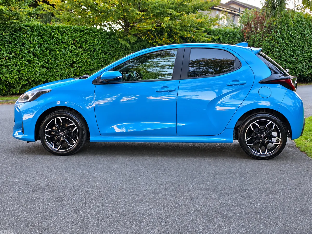 Toyota Yaris Hatchback, Petrol Hybrid, 2023, Blue