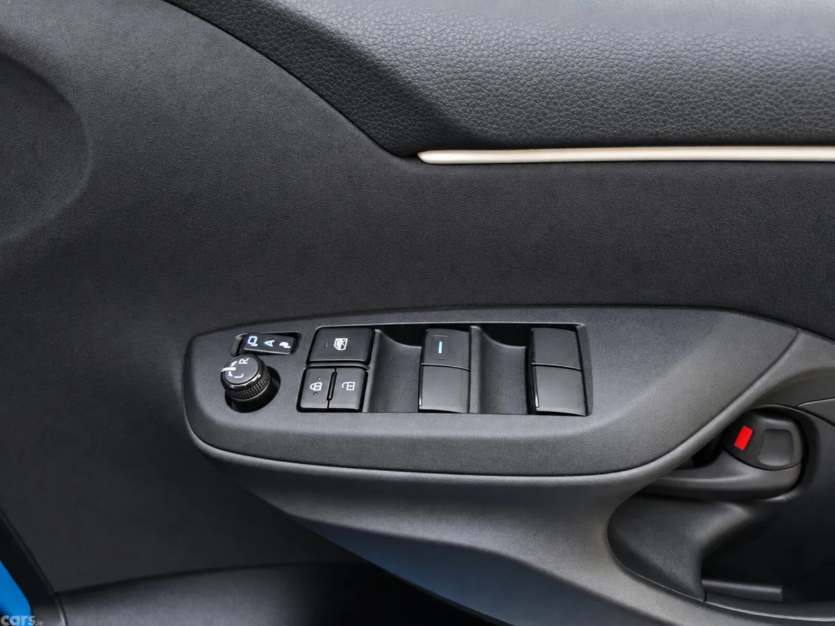 Toyota Yaris Hatchback, Petrol Hybrid, 2023, Blue
