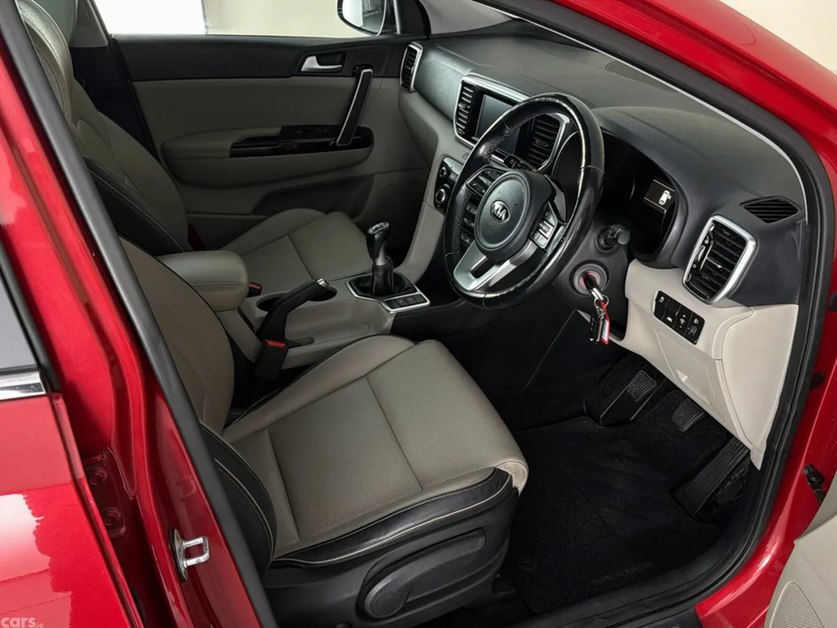 Kia Sportage SUV, Diesel, 2019, Red