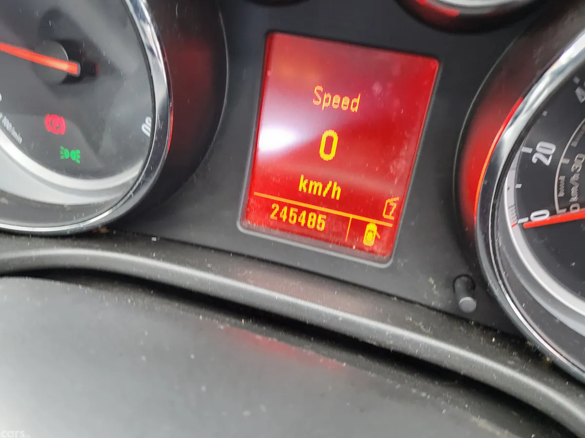 Vauxhall Insignia Hatchback, Diesel, 2011, Black