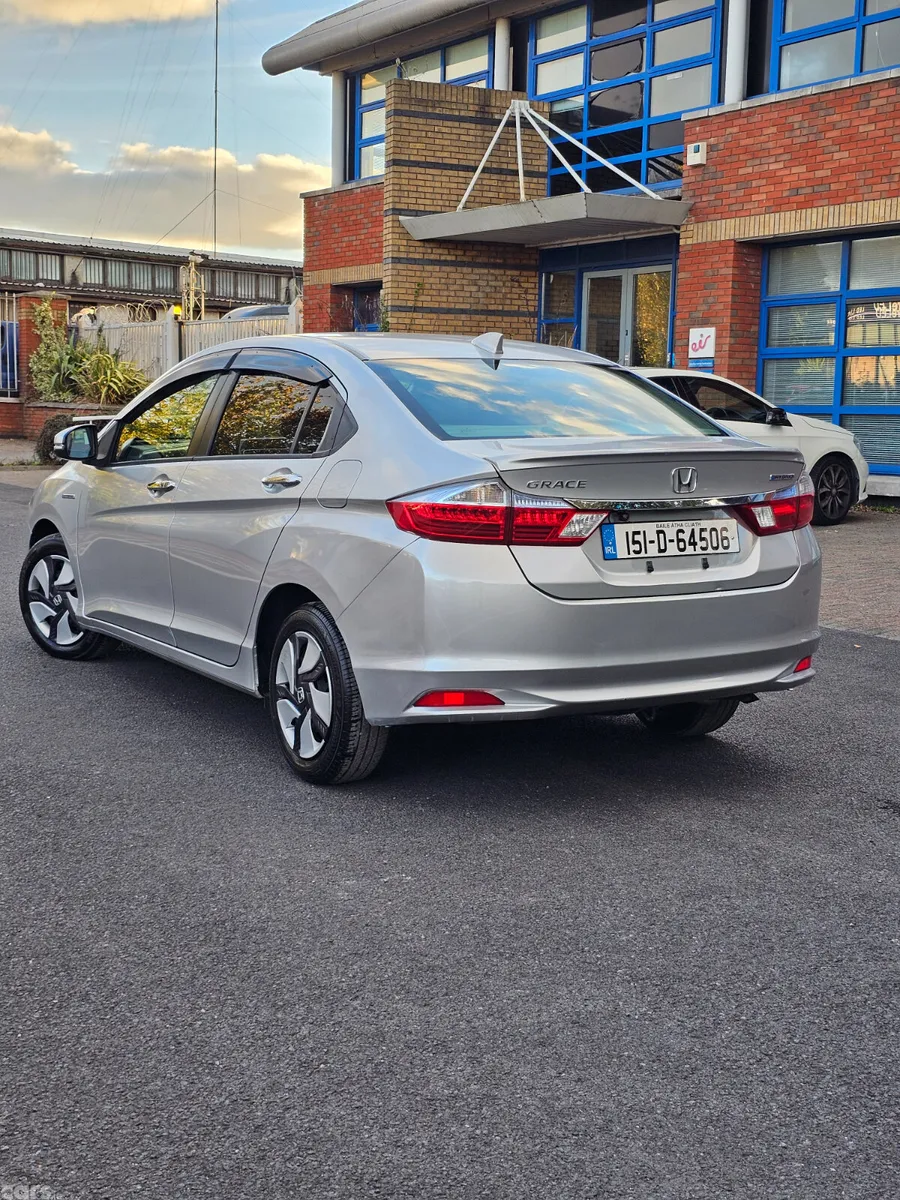 Honda Grace Saloon, Petrol Hybrid, 2015, Silver
