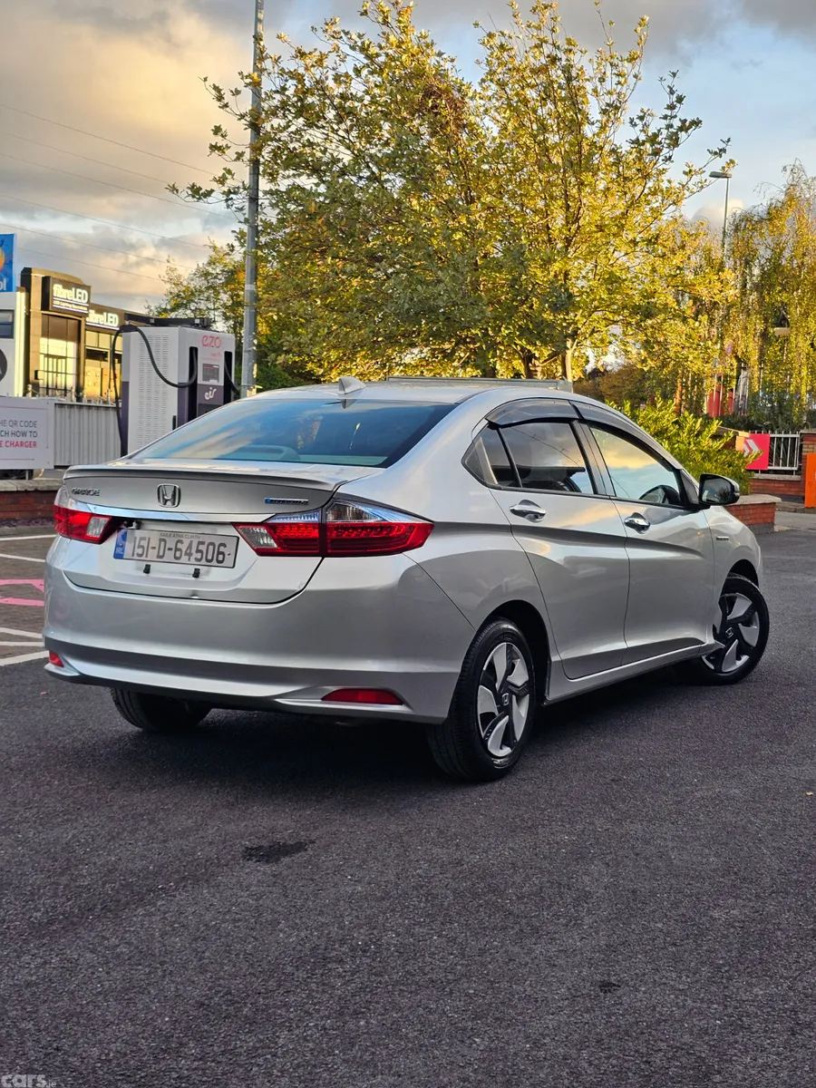 Honda Grace Saloon, Petrol Hybrid, 2015, Silver