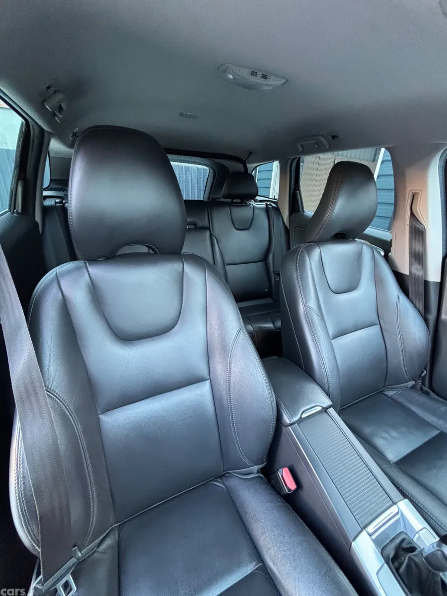 Volvo XC60 SUV, Diesel, 2017, Brown