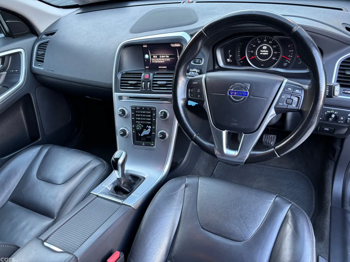 Volvo XC60 SUV, Diesel, 2017, Brown