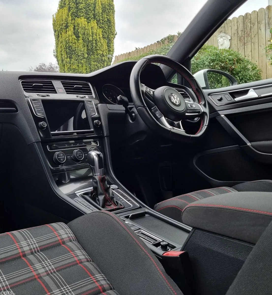 Volkswagen Golf Hatchback, Petrol, 2016, White