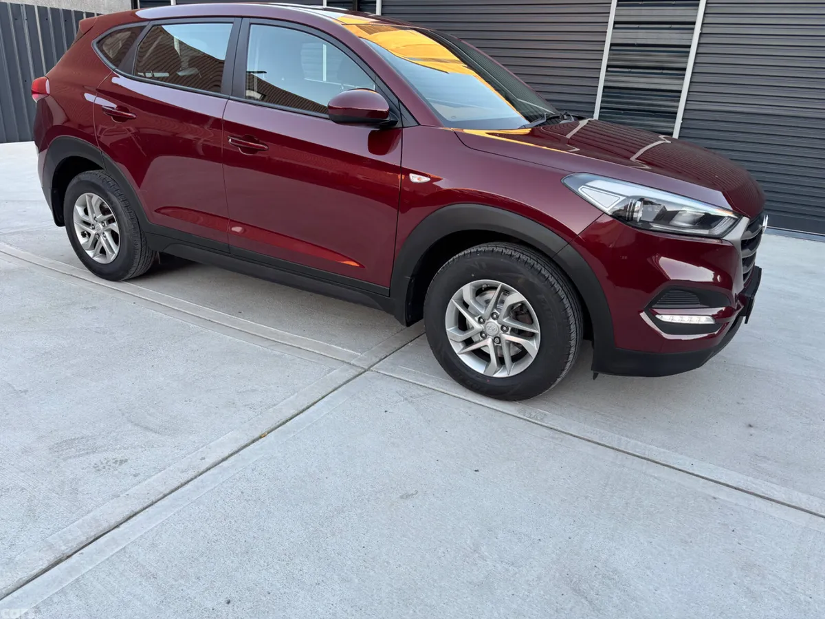 Hyundai Tucson SUV, Diesel, 2016, Red