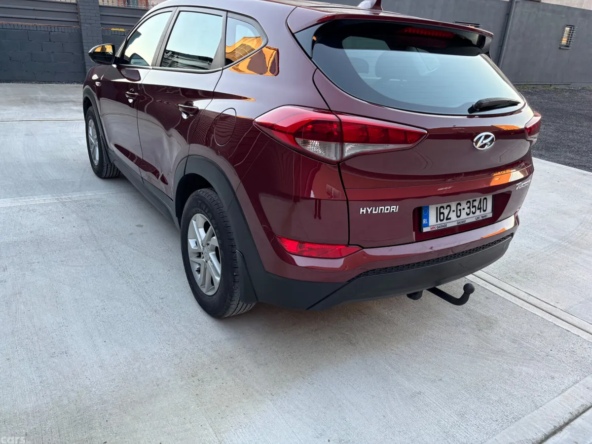Hyundai Tucson SUV, Diesel, 2016, Red