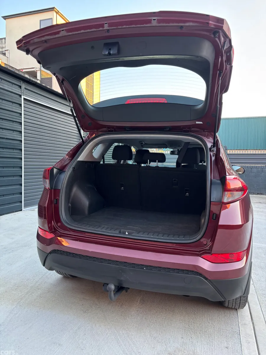 Hyundai Tucson SUV, Diesel, 2016, Red
