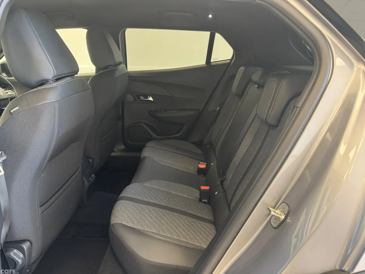 Peugeot 2008 MPV, Petrol, 2024, Grey