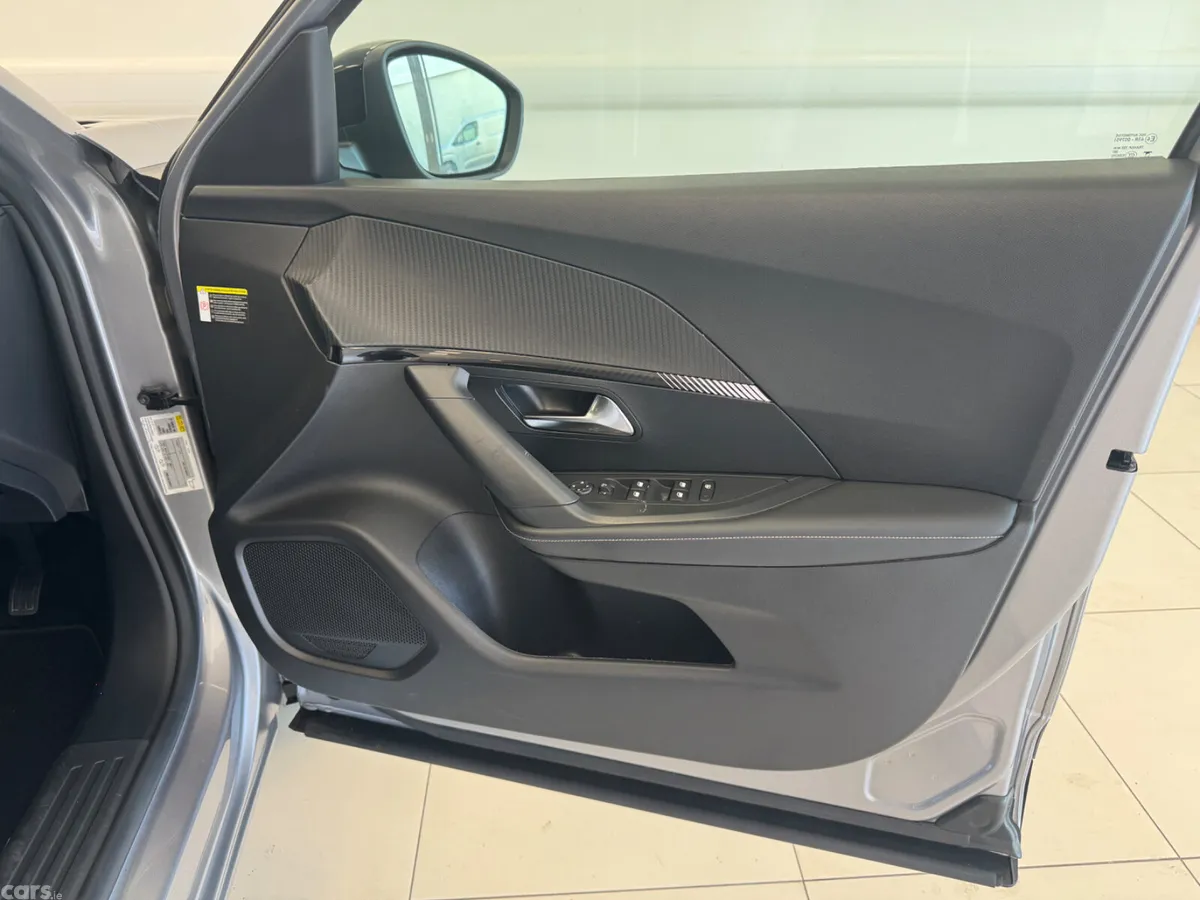 Peugeot 2008 MPV, Petrol, 2024, Grey