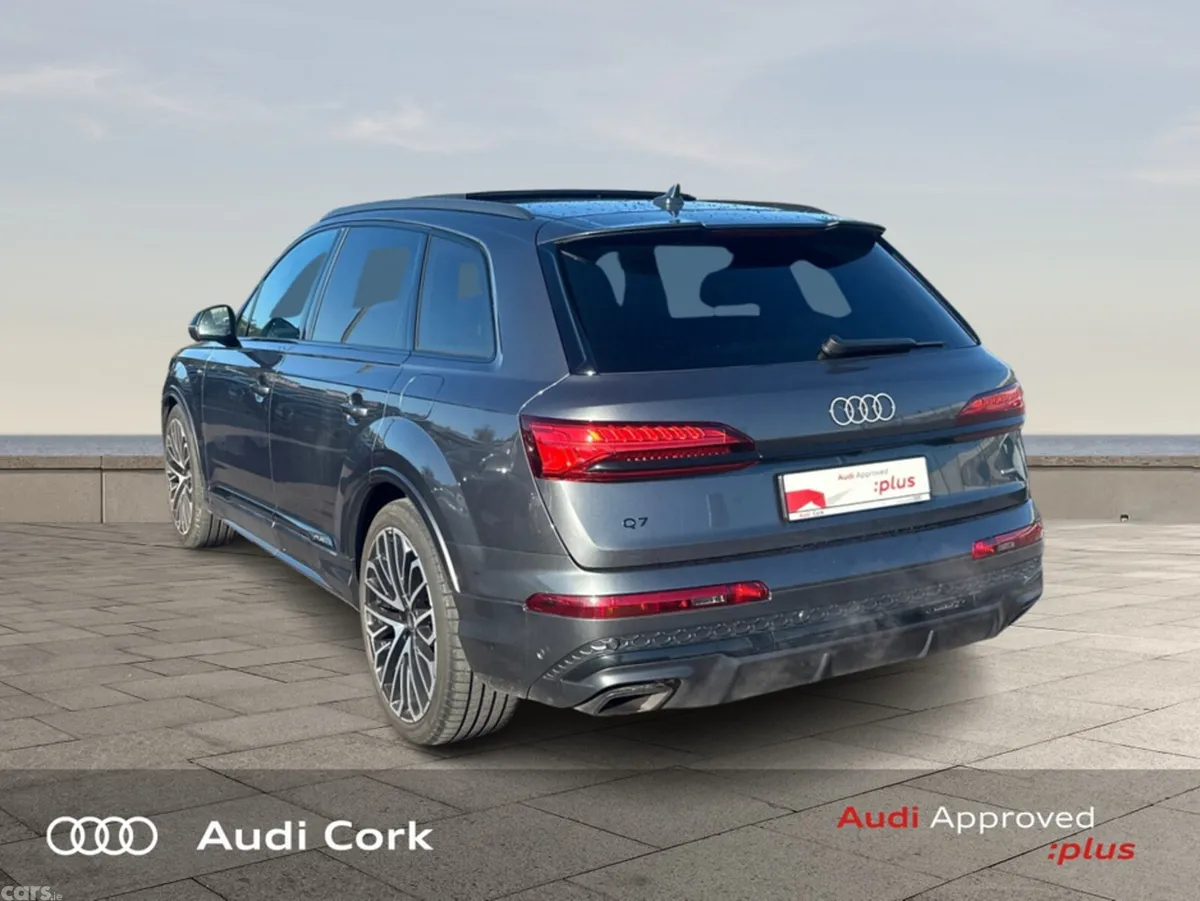 Audi Q7 Hatchback, Petrol Plug-in Hybrid, 2026, 