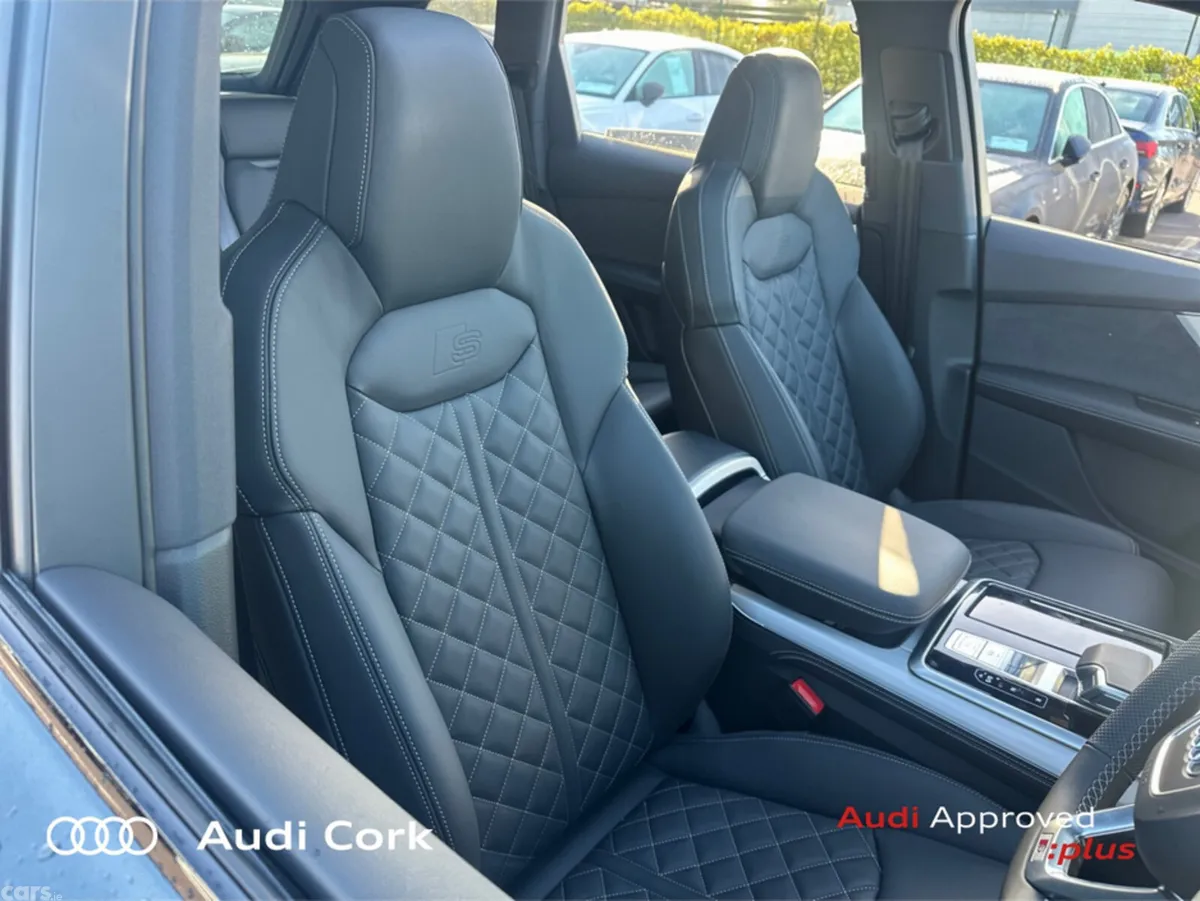 Audi Q7 Hatchback, Petrol Plug-in Hybrid, 2026, 
