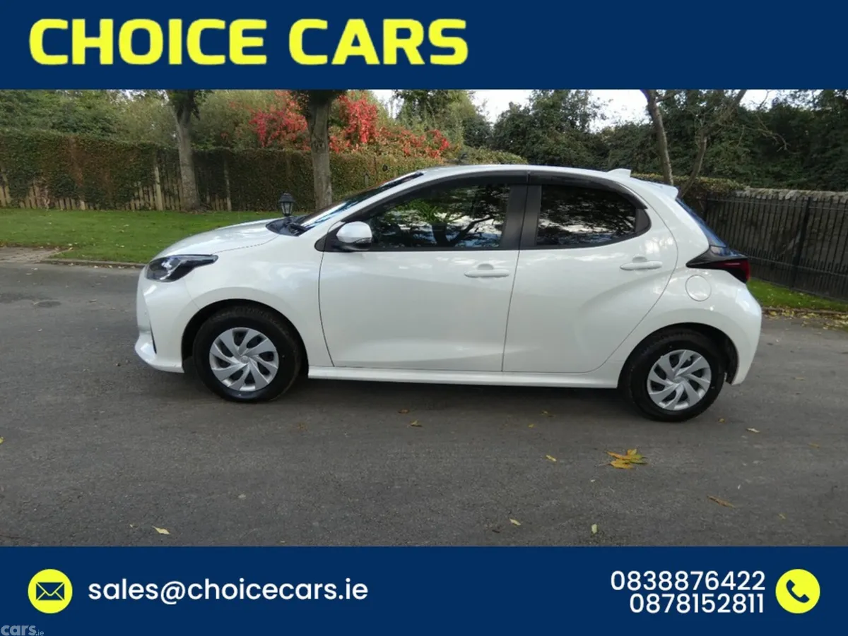 Toyota Yaris Hatchback, Petrol, 2021, White