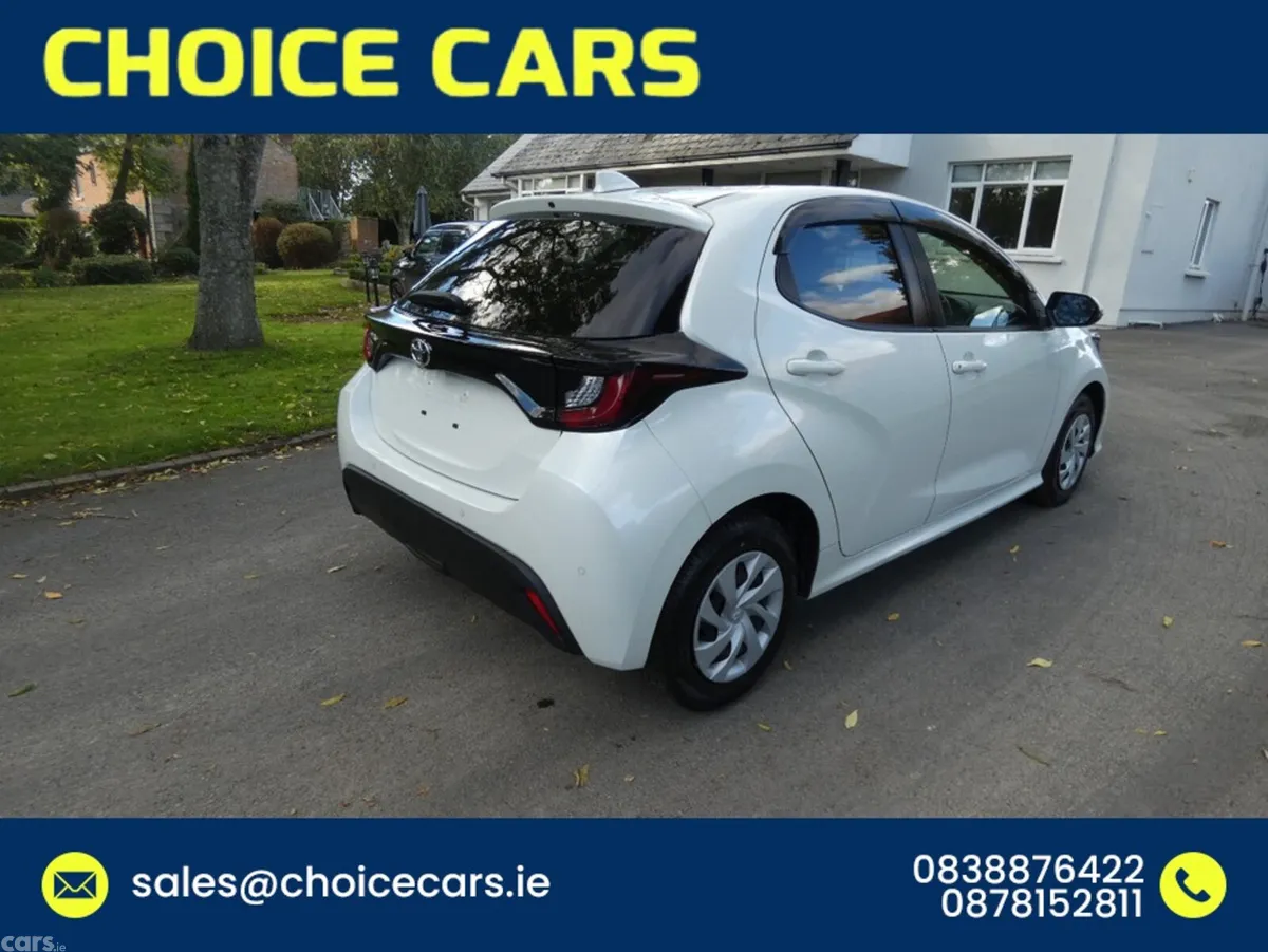 Toyota Yaris Hatchback, Petrol, 2021, White