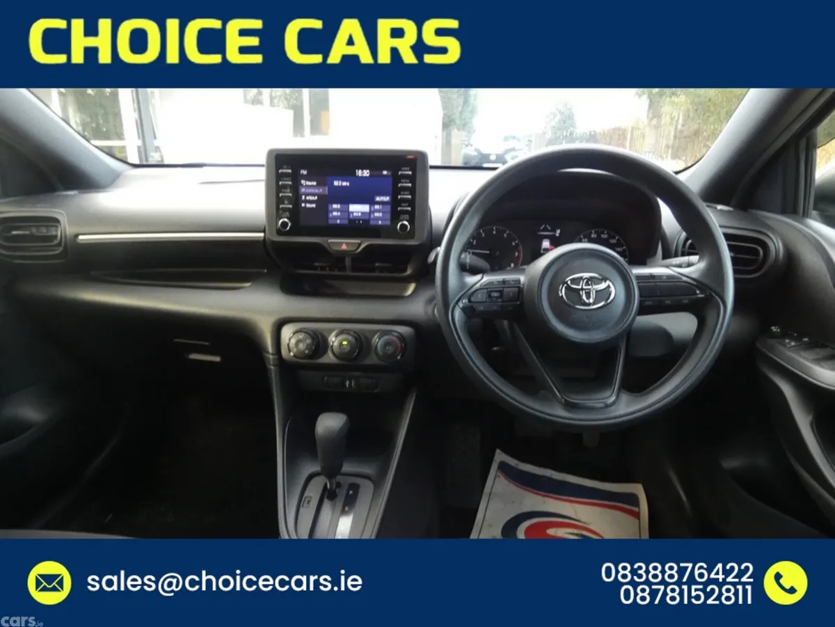 Toyota Yaris Hatchback, Petrol, 2021, White