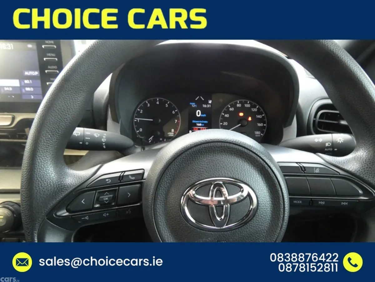 Toyota Yaris Hatchback, Petrol, 2021, White