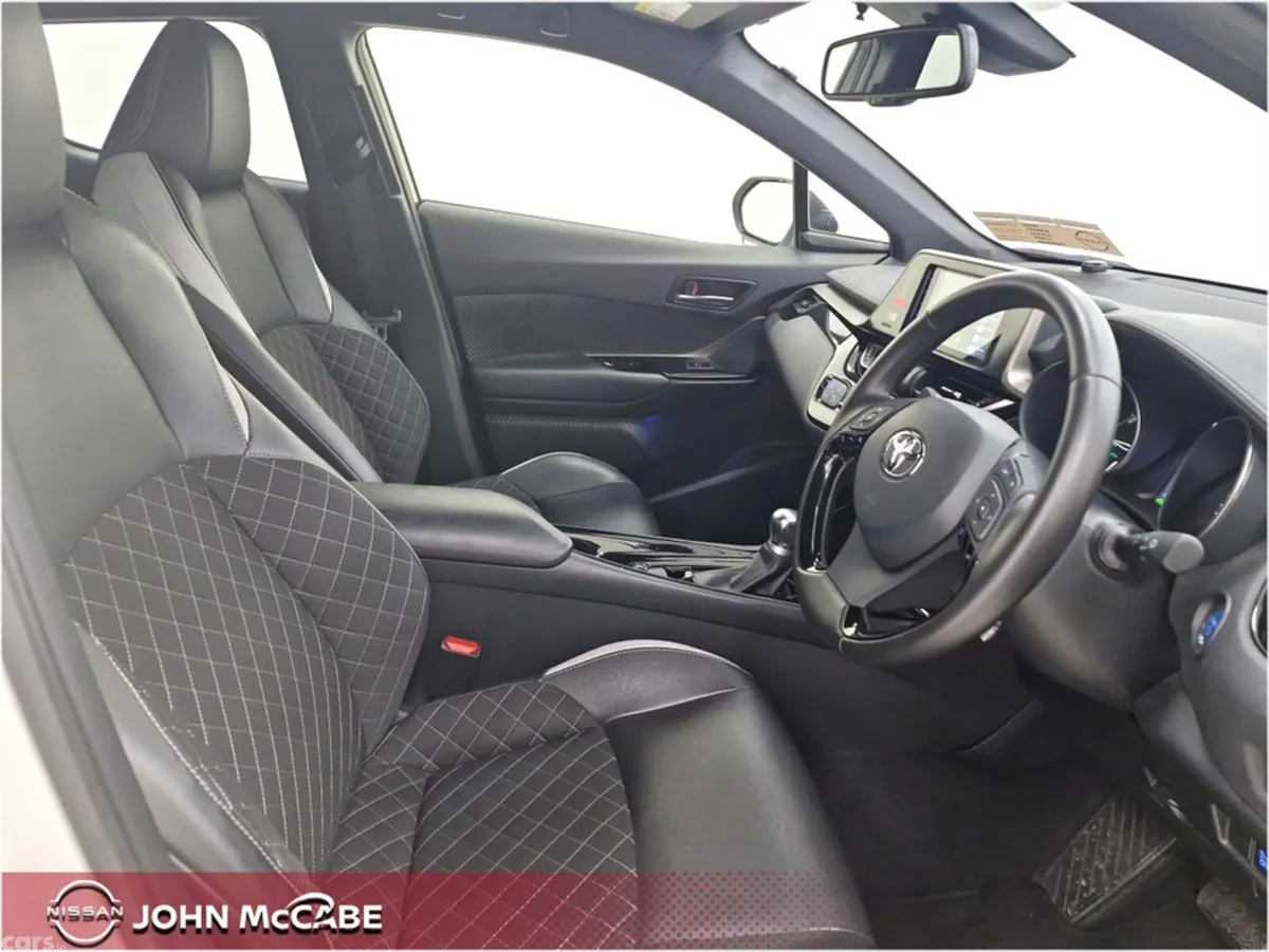 Toyota C-HR SUV, Petrol Hybrid, 2019, White