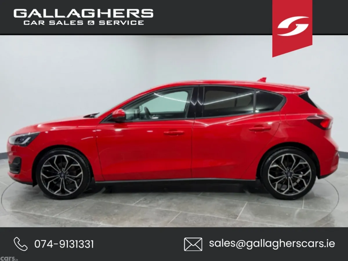 Ford Focus Hatchback, Diesel, 2022, Red