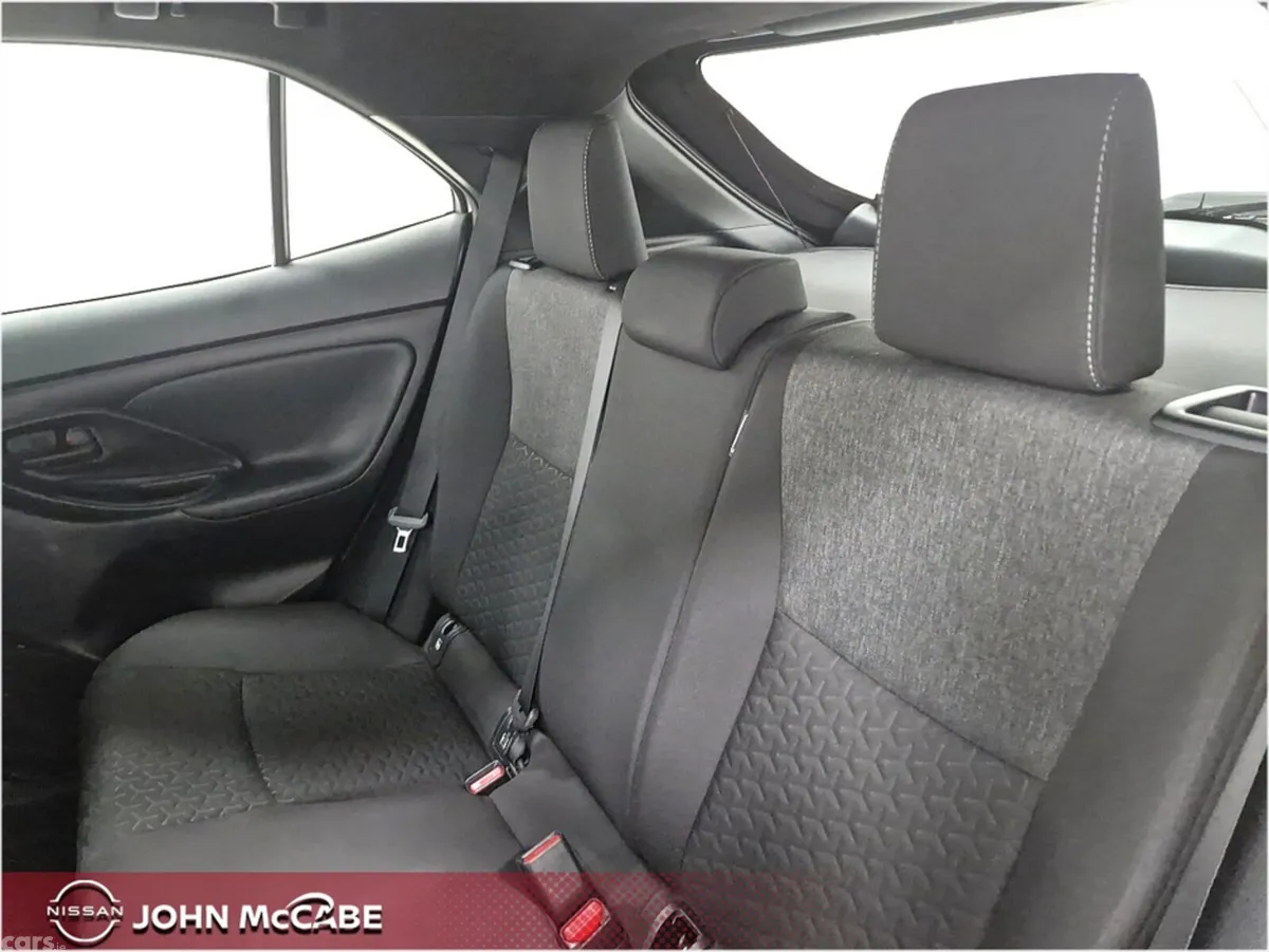 Toyota Yaris Cross Hatchback, Petrol Hybrid, 2023, Grey