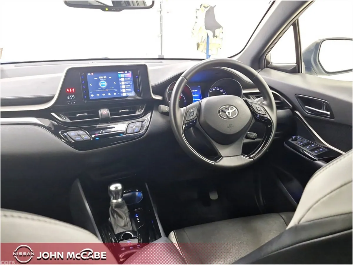 Toyota C-HR SUV, Petrol Hybrid, 2019, White