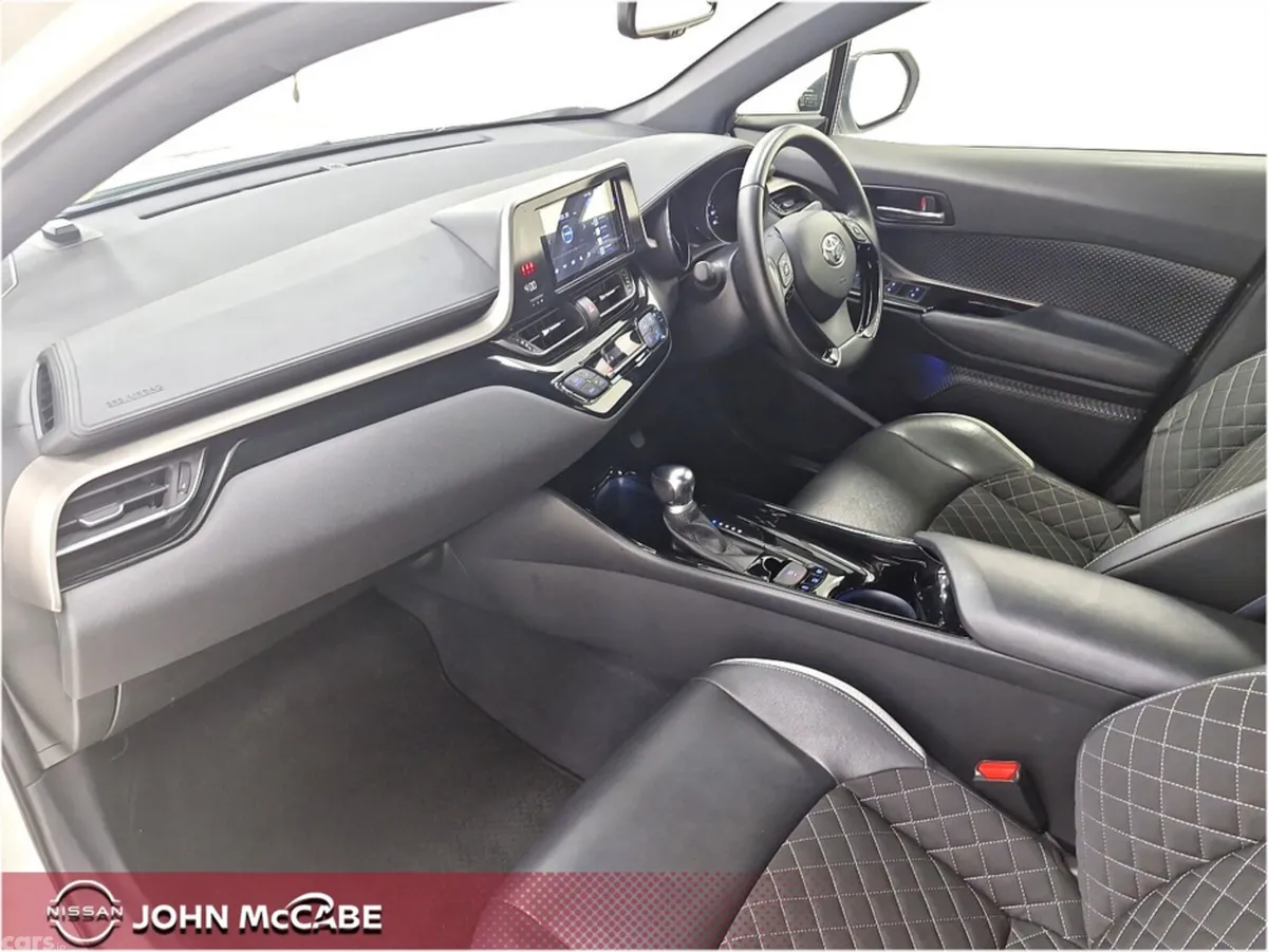 Toyota C-HR SUV, Petrol Hybrid, 2019, White