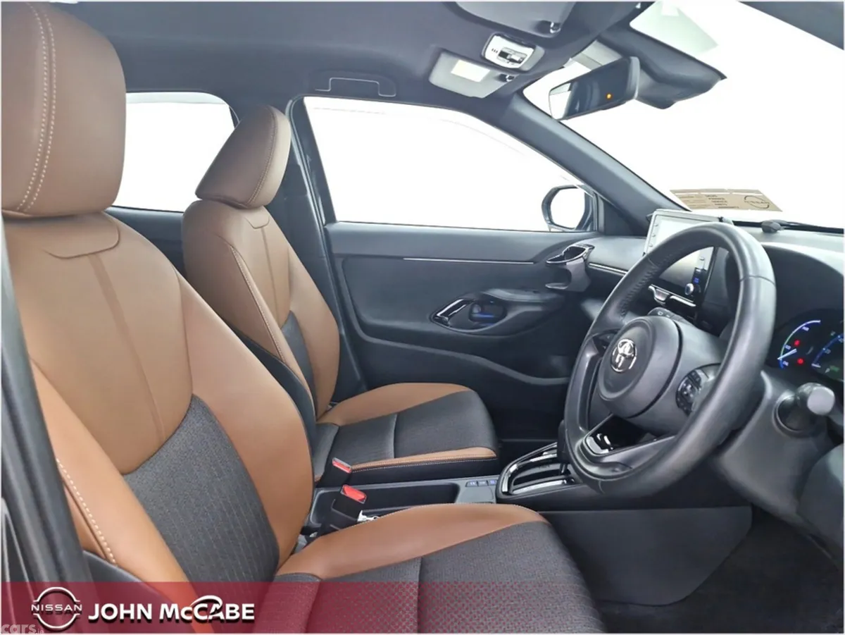 Toyota Yaris Cross Hatchback, Petrol Hybrid, 2023, Black